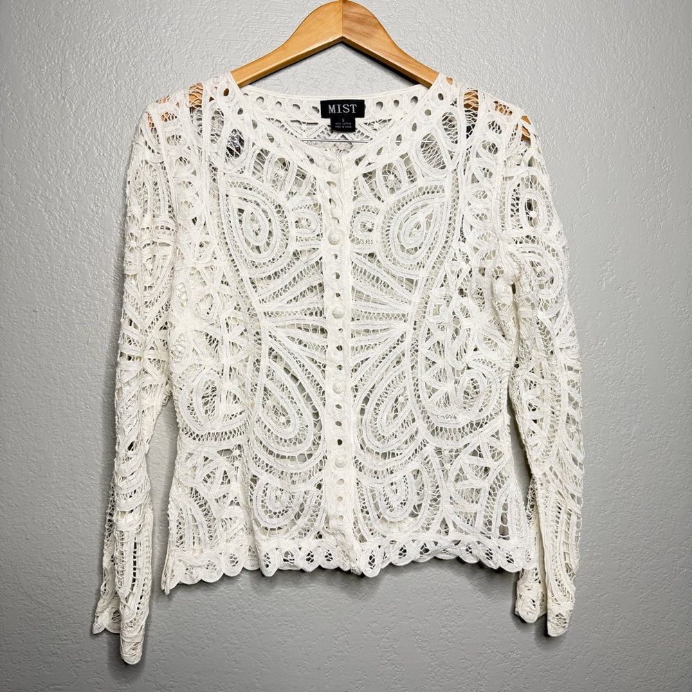 Vintage 90s Women's White Lace Top button up small